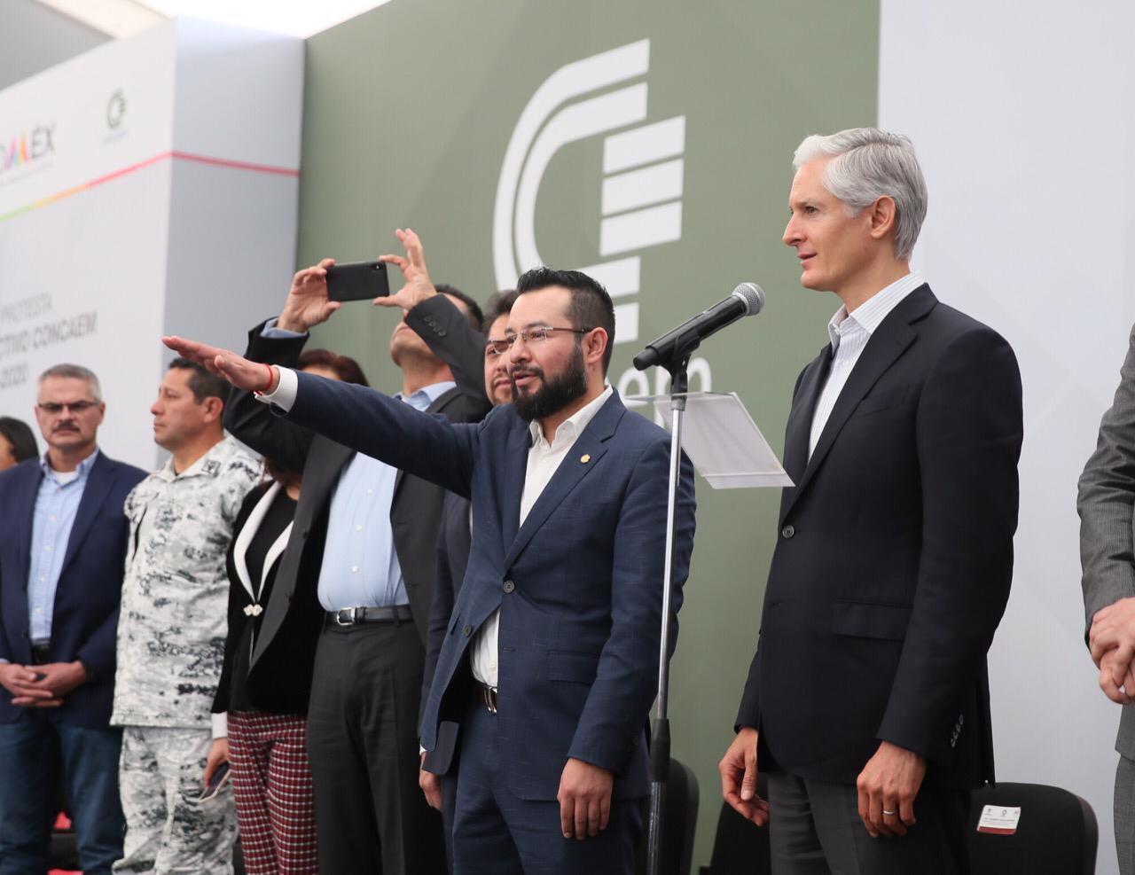 Del Mazo toma protesta a integrantes del Concaem