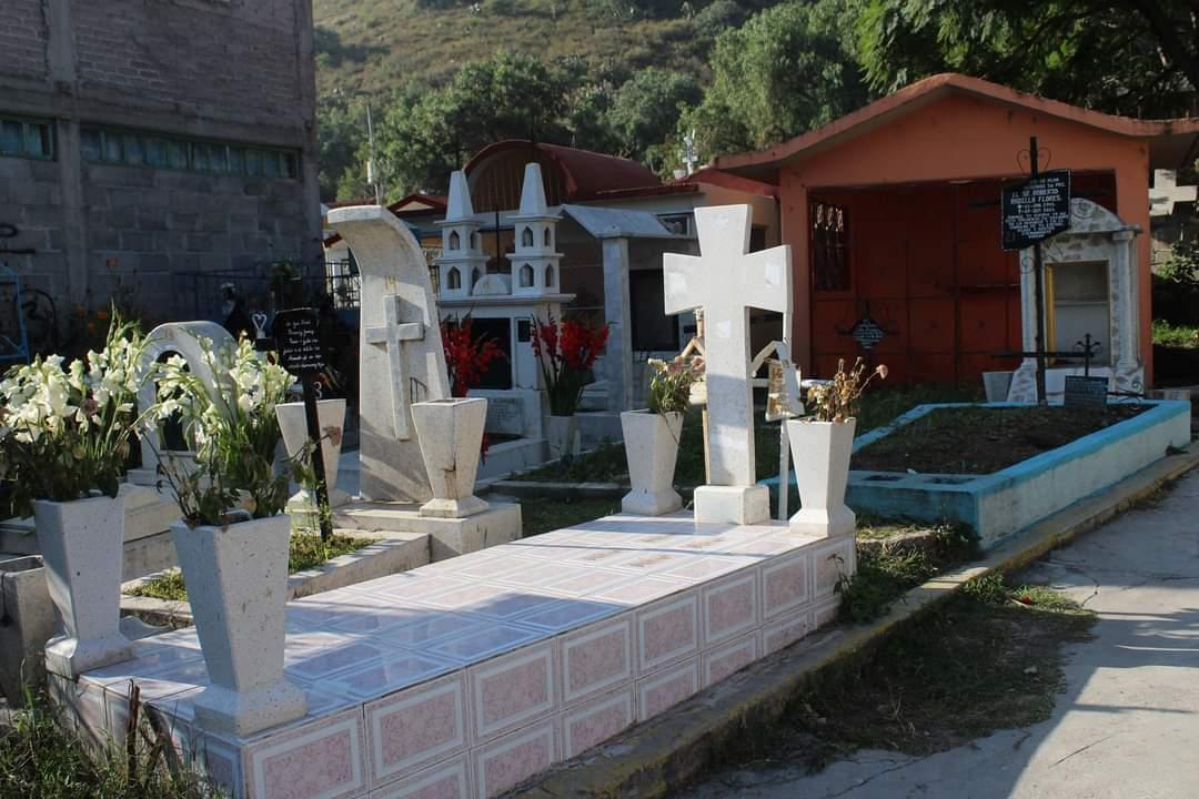 Panteones, cerrados por la pandemia