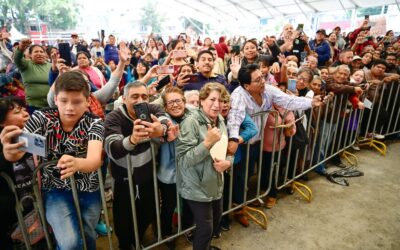 AMLO y Delfina Gómez, entregan Programas para el Bienestar