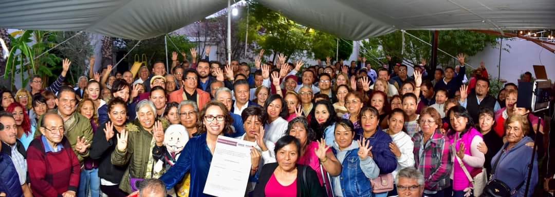 Azucena Cisneros, se registra para la contienda electoral por Ecatepec