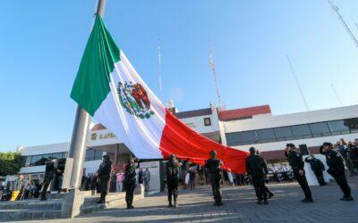 Nezahualcóyotl abandera a 49 escuelas del municipio