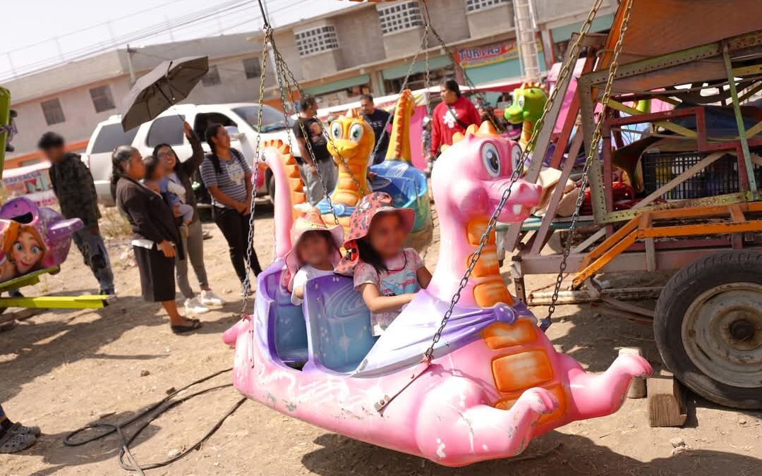 Dan apapacho a menores en la Feria de la Niña y el Niño