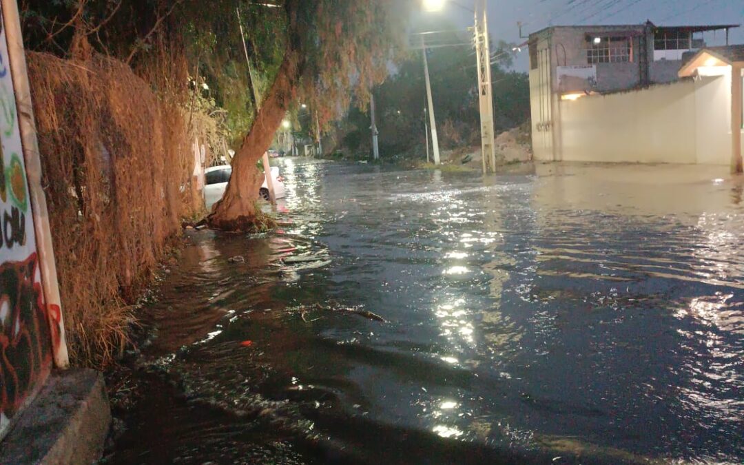 Causa lluvia encharcamientos en límites de Ecatepec y Tecámac