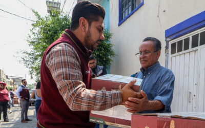 Ante situación de pobreza, entregan canasta alimentaria a 3ra Edad en Nezahualcóyotl