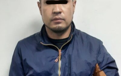 Con luces taxista lanza sos a polís y se evita robo