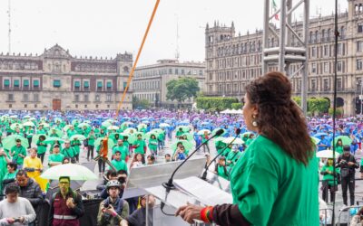 Instalan en la CDMX la bandera LGBTIQ+ más grande del mundo