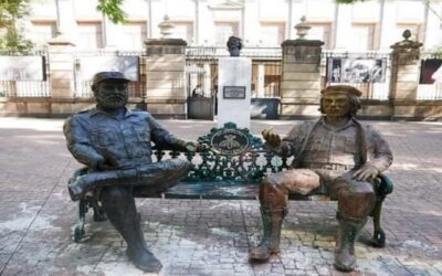 Retira Delegación Cuauhtémoc monumento conocido como “Banca del Ché y Fidel”