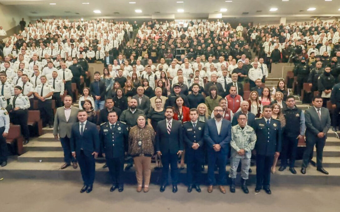 Entregan estímulos a polis de Neza por su contribución a la seguridad y la paz