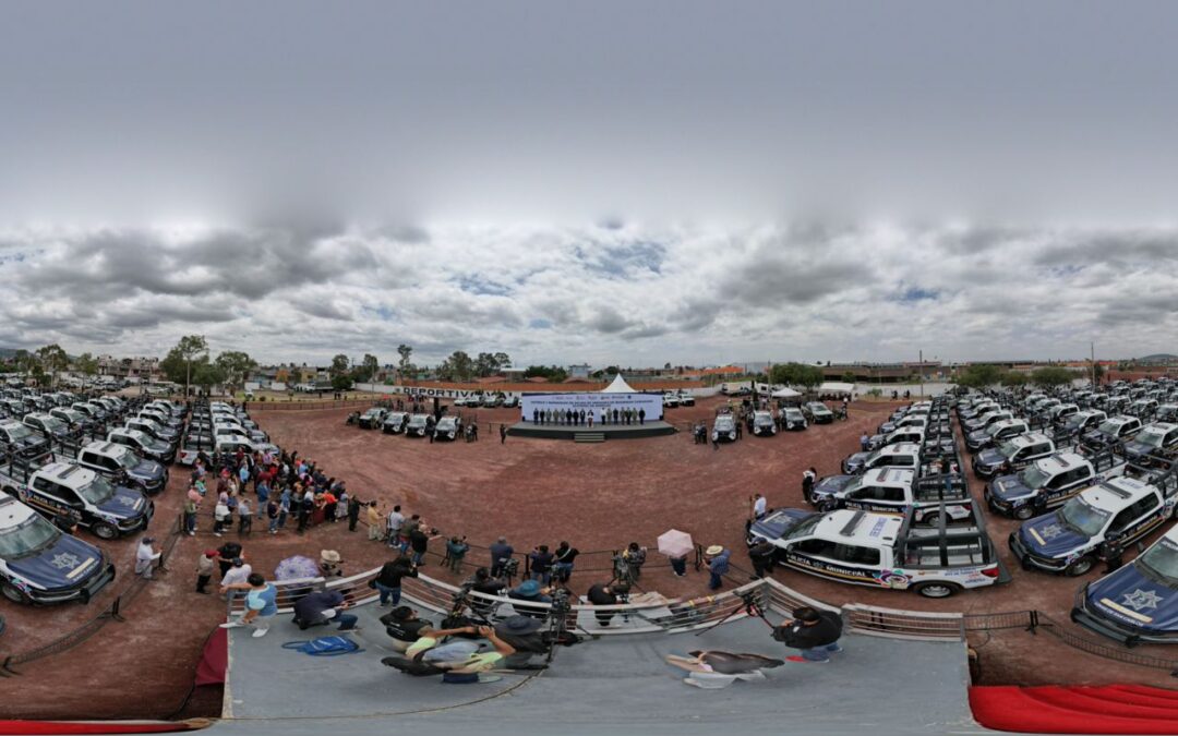 Entregan 380 patrullas y 75 motopatrullas para seguridad del municipio más poblado del país