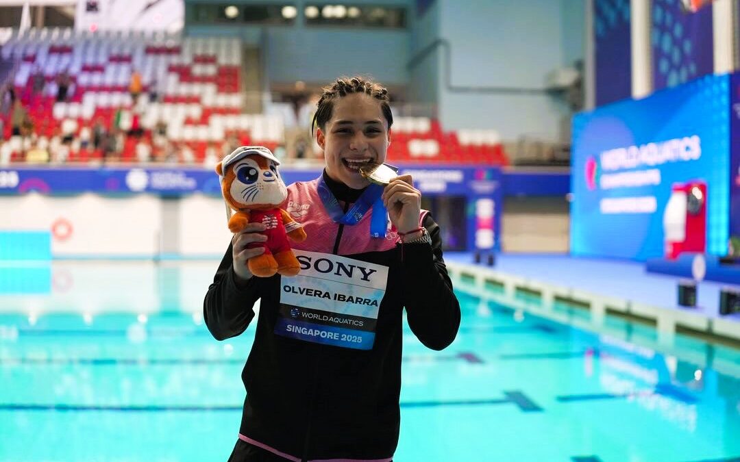 Olvera, da oro histórico a México en trampolín de 3m en el Mundial de Singapur 2025