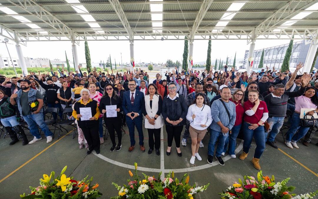 Entregan Créditos Colibrí, emprendedores de Chimalhuacán podrán ampliar sus negocios