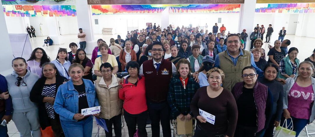 Más de 2 mil mujeres en Neza reciben tarjetas “Pensión Mujeres con Bienestar”
