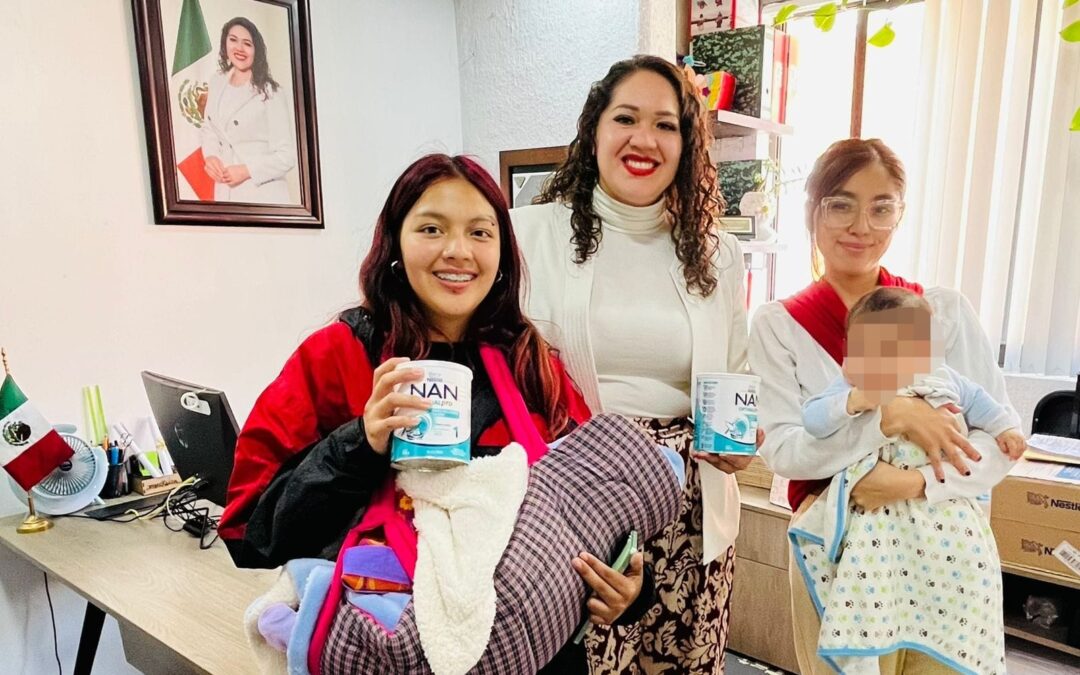 Madres de familia de La Paz reciben leche en polvo para bebés