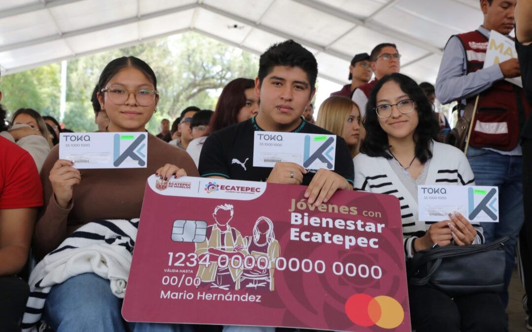 Entregan becas para pasajes a 5 mil universitarios ecatepenses