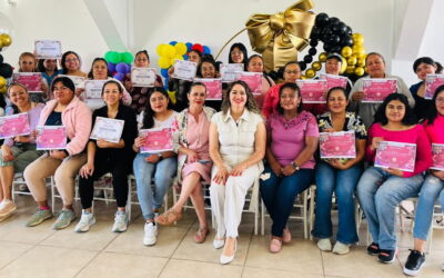 Mujeres emprendedoras decididas a independizarse, culminan cursos