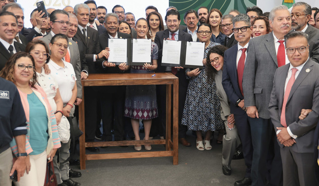 Gobierno anuncia acuerdo para que trabajadores del Estado ganen el salario medio del IMSS