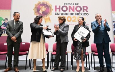 Entregan la “Presea de Honor Estado de México 2026” a maestras y maestros