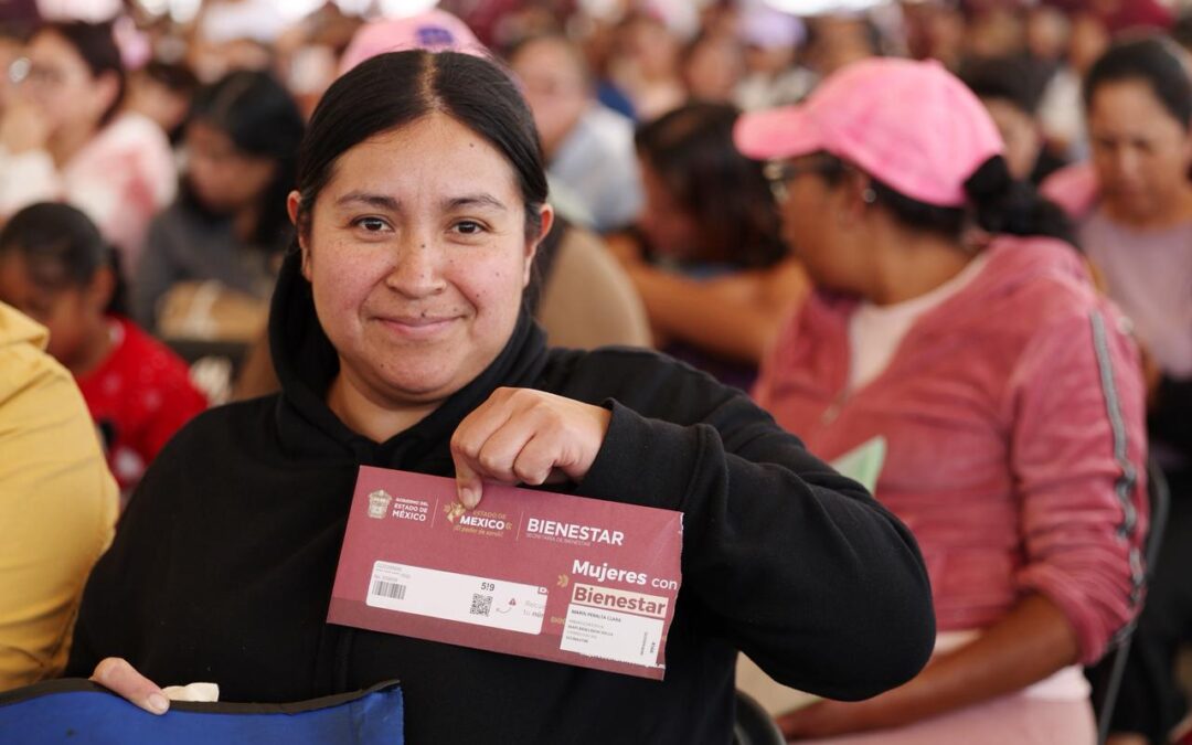 Beneficiarias de Chimalhuacán reciben programa “Mujeres con Bienestar”