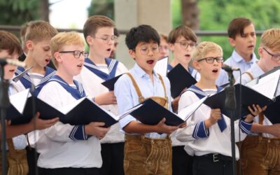 Chimalhuacán realiza intercambio cultural con niños cantores de Austria