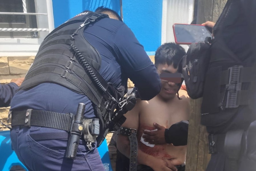Policía de Chimalhuacán brinda auxilio a joven agredido