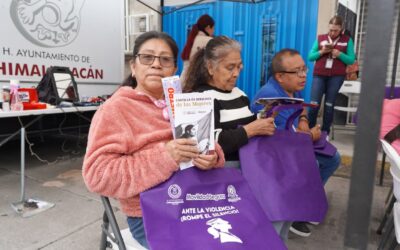 Reciben atención médica y jurídica mujeres de comunidades vulnerables