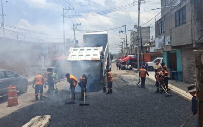 Inician labores provisionales de bacheo en Camino Viejo a Texcoco