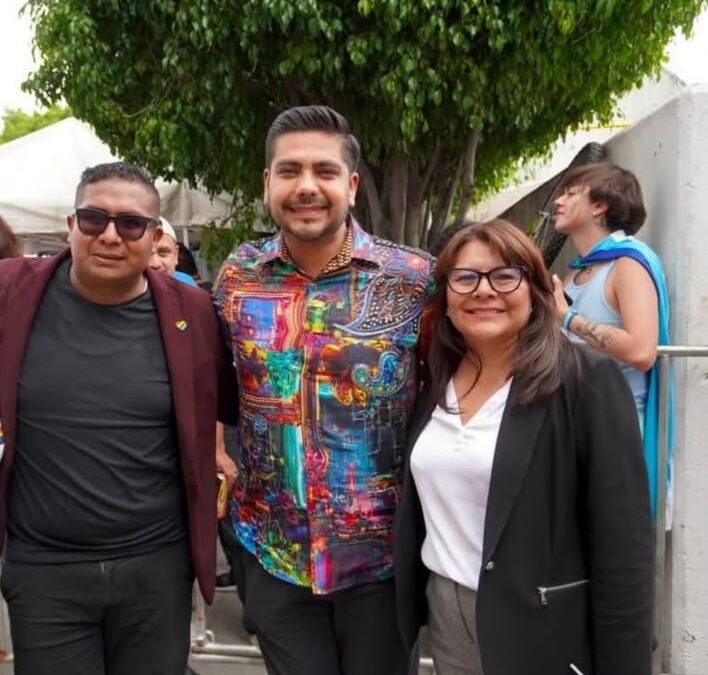 Comunidad LGBTTTIQ+ entrega pliego petitorio a la diputada Zaria Aguilera