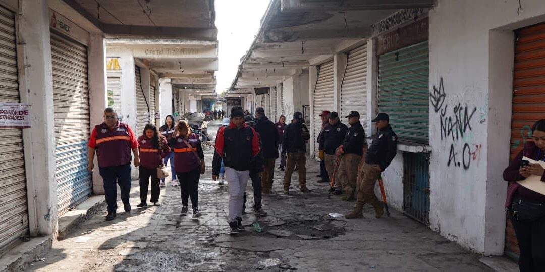 Implementan operativos en el Bordo de Xochiaca para recuperar espacios públicos y comerciales