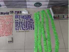 En Neza polis detienen a presunto narcomenudista y aseguran 400 dosis de droga