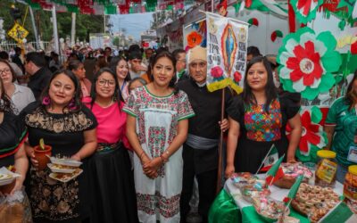 “¡Viva México libre, independiente y soberano!”: XFJ; al dar el Grito de Independencia