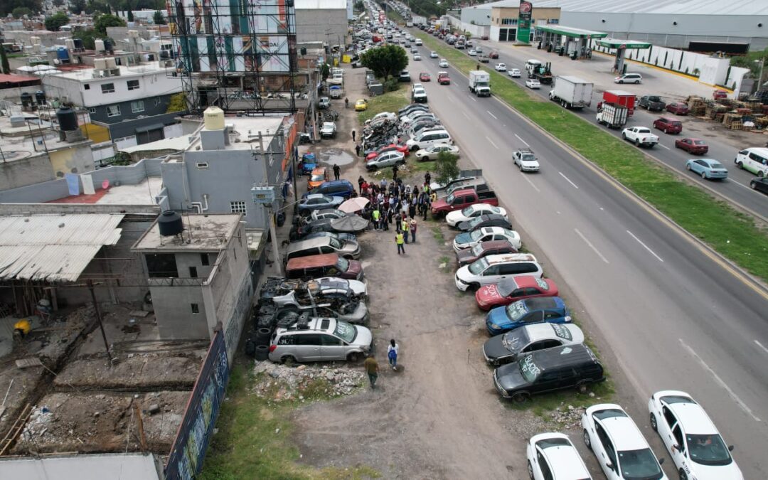 Notifican a “deshuesaderos” para el retiro de más de 200 vehículos viejos o chocados de la carretera Lechería-Texcoco