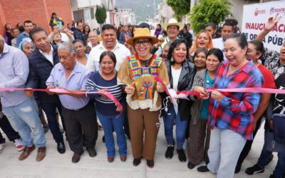 Esperaron 28 años para ver su calle pavimentada en la Sierra de Guadalupe