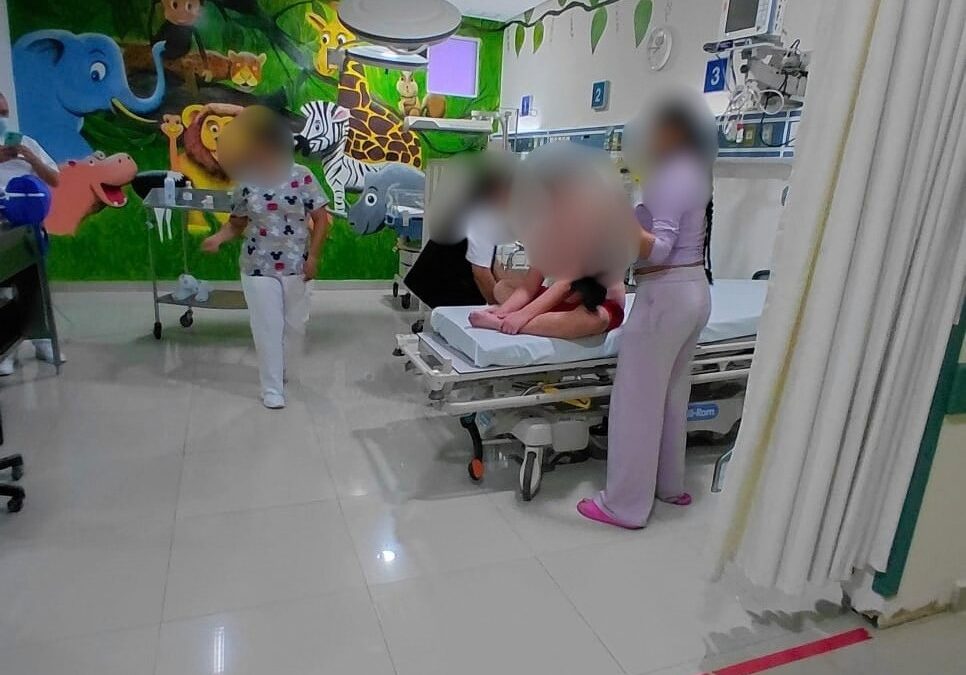 Policía ecatepense apoya en traslado de personas intoxicadas a hospital