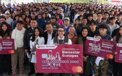 Ecatepec entregó a universitarios 1,000 tarjetas del programa apoyo a pasajes