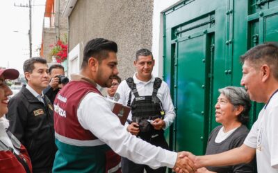 Entregan imanes con números de emergencia en cada cuadrante de Nezahualcóyotl